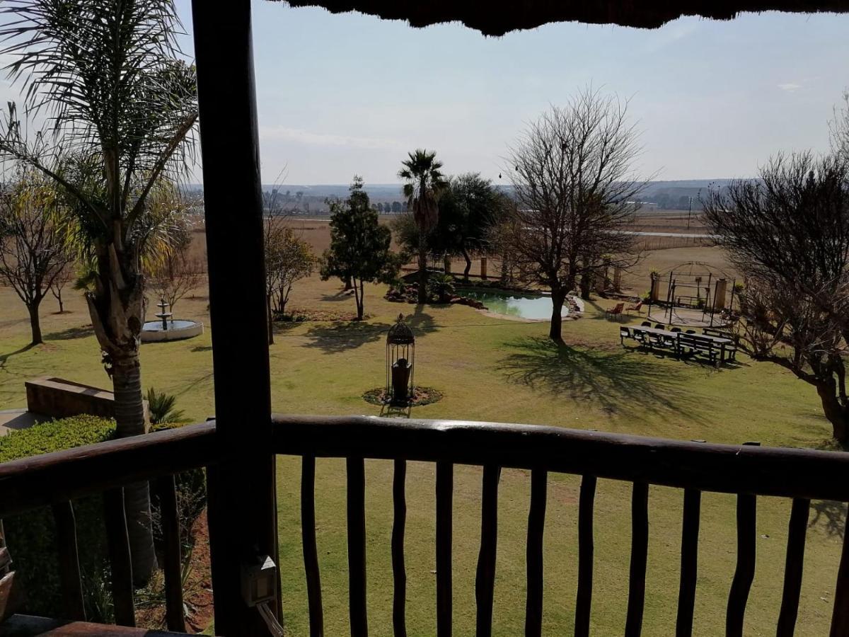 Kwena Maribane Lodge ブロンコーストスプルート エクステリア 写真