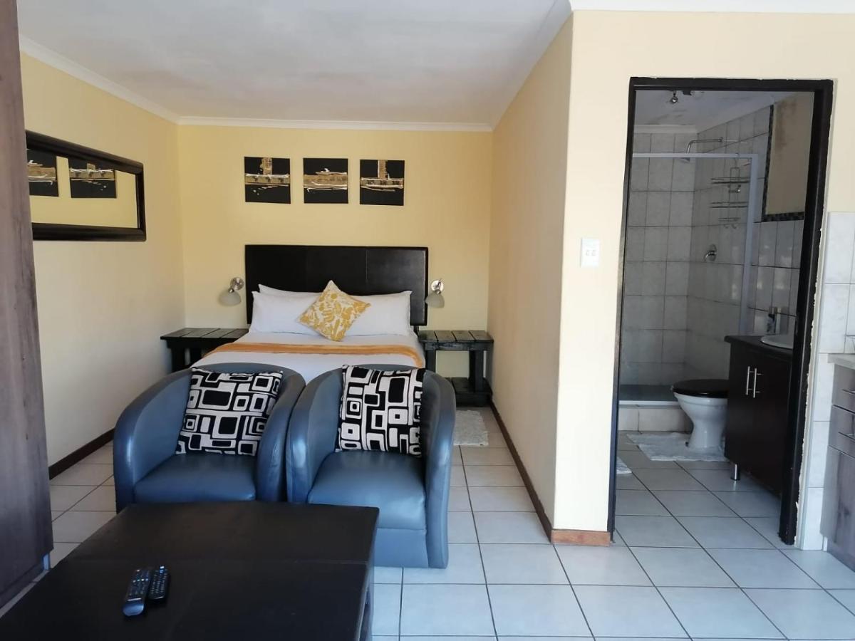 Kwena Maribane Lodge ブロンコーストスプルート エクステリア 写真
